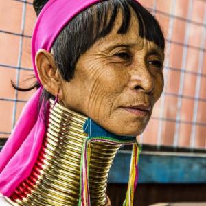 LONG-NECKED KAREN WOMAN AT INLE LAKE MYANMAR (BURMA) - 2
